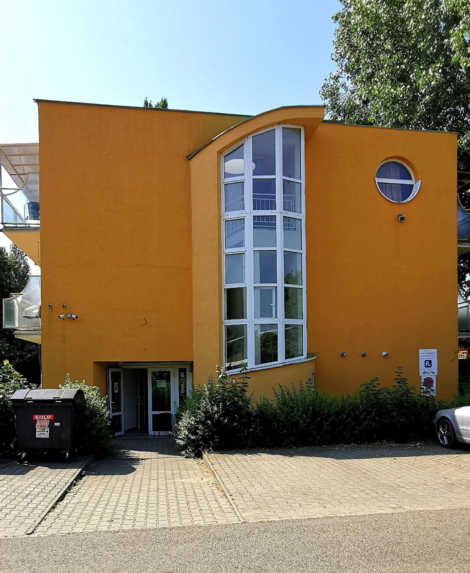 Penzion Labut Hotel Senec Exterior photo